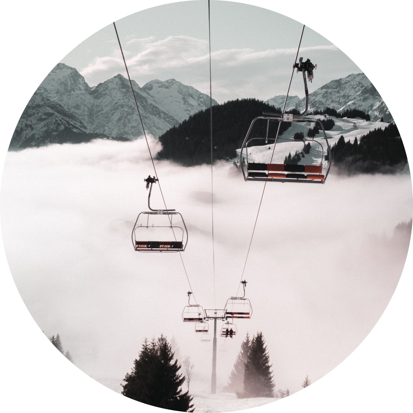 Skilift op Besneeuwde Berg - Fotografie - Muurstatuur
