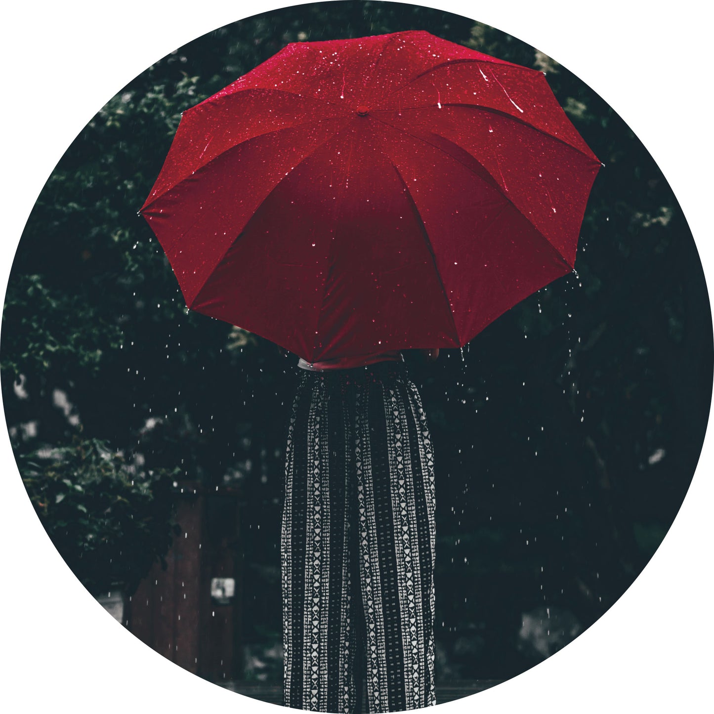 Vrouw met Paraplu - Fotografie - Muurstatuur
